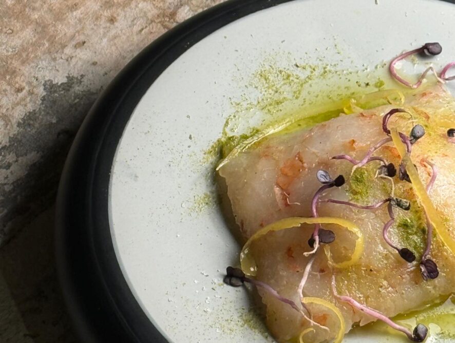 Sfoglia di Gambero Rosso con Carpaccio marinato di Carciofi