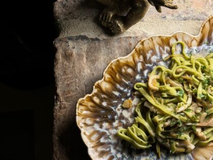 Le nostre tagliatelle verdi agli spinaci, con Seppie e Carciofi